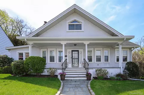 101 Glenwood Rd #A, North Hempstead, NY 11547