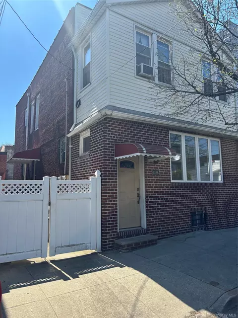 8166 102nd Rd, New York, NY 11416