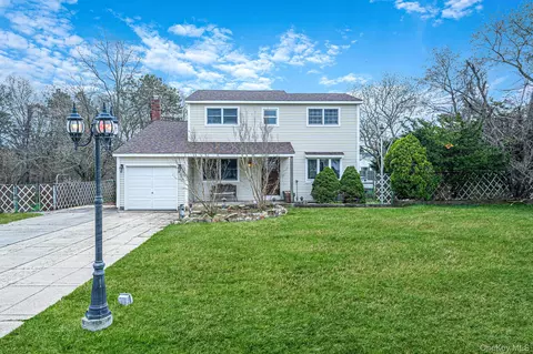 60 1st Ave, Medford, NY 11763