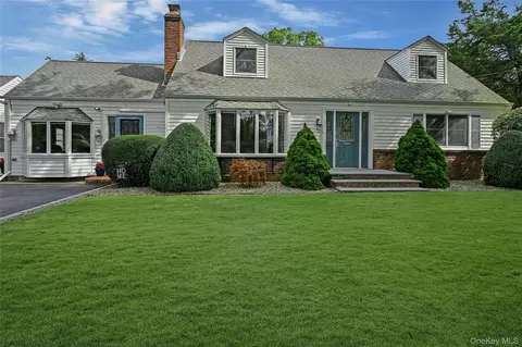 130 Tasker Ln, Greenport, NY 11944