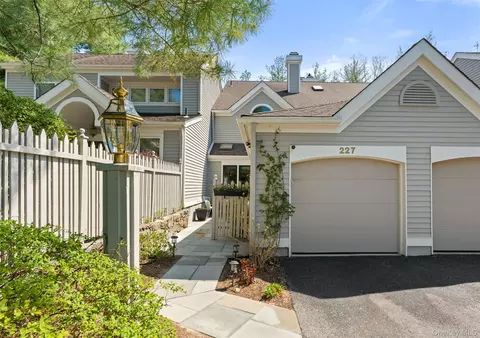 227 Boulder Ridge Rd, Greenburgh, NY 10583