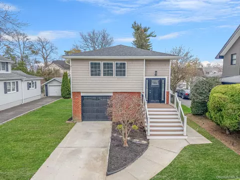 3394 Lufberry Ave, Wantagh, NY 11793