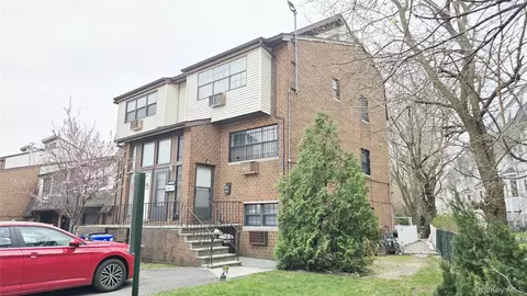 120-16 Cove Ct #87A, New York, NY 11356