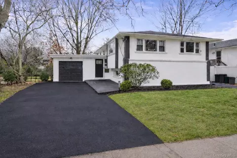 1016 Westwood Rd, Woodmere, NY 11598