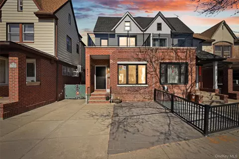67-38 6th Ave, Brooklyn, NY 11220