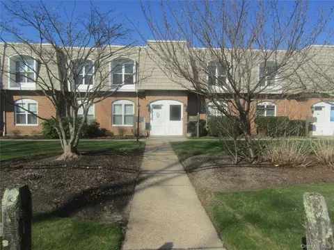 175 Main Ave #156, Wheatley Heights, NY 11798