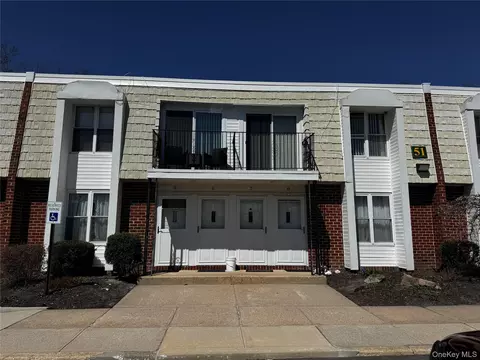 51 Rocky Point Yaphank Rd #8, Rocky Point, NY 11778