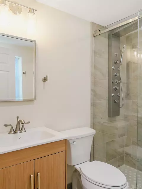 Bath - 651 Americus Ave, Brookhaven, NY 11772 photo 2 of 3