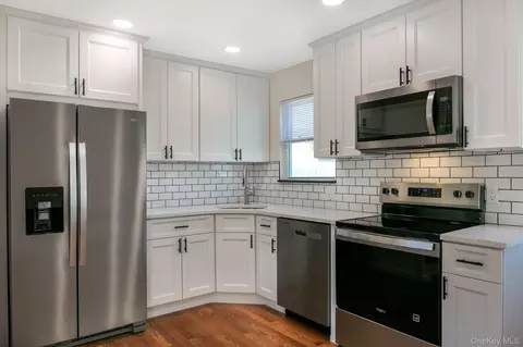 Kitchen - 651 Americus Ave, Brookhaven, NY 11772 photo 1 of 1