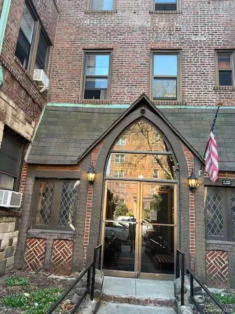 2 Marine Ave #2B, Brooklyn, NY 11209