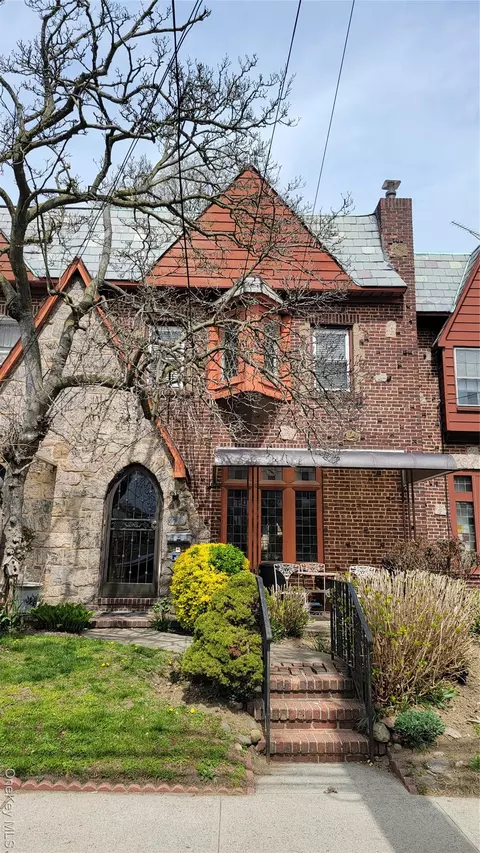 14713 Willets Point Blvd, New York, NY 11357