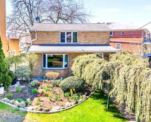 17-02 Clintonville St, New York, NY 11357