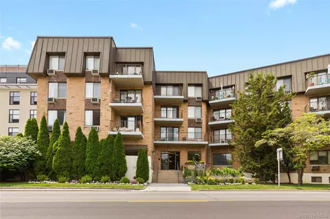 560 Halstead Ave #3B, Harrison, NY 10528