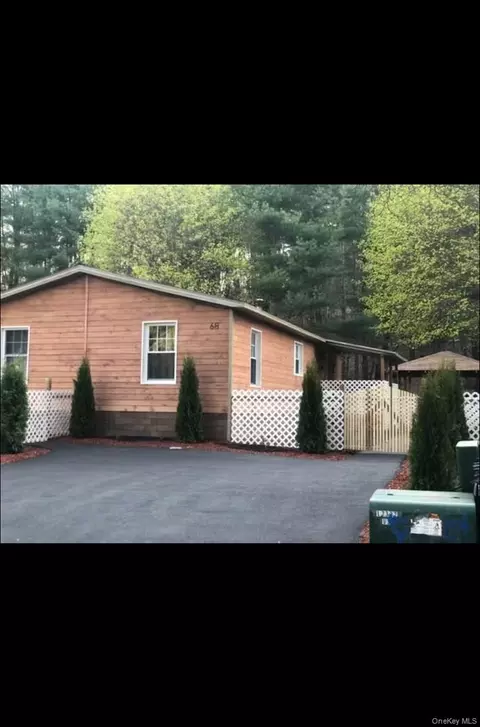 68 Oxford Cir, Loch Sheldrake, NY 12759