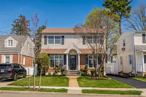 416 Argyle Rd, North Hempstead, NY 11501