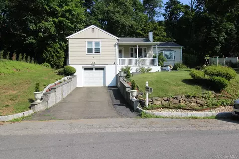 650 Warren Ave, Mount Pleasant, NY 10594