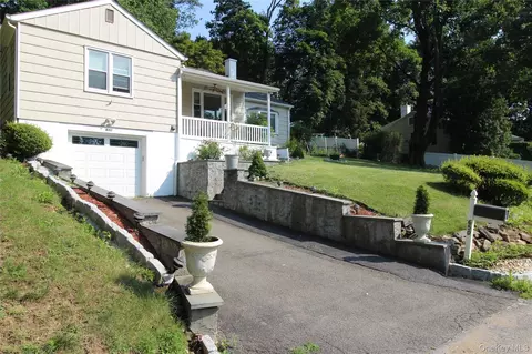 650 Warren Ave, Mount Pleasant, NY 10594