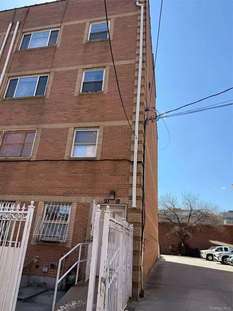9318 170th St, Jamaica, NY 11433