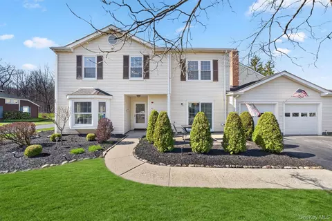 49 Candlestick Ct, Warwick, NY 10990