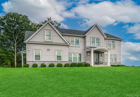 14 Klingher Ct, Pomona, NY 10970