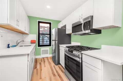 75 W 238th St #3H, New York, NY 10463