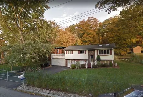 9 Kingsville Dr, Monroe, NY 10950