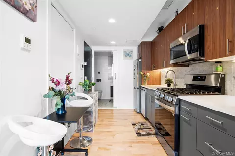 1064 Hancock St #101, Brooklyn, NY 11221