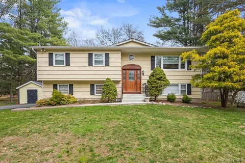 10 Cottage Ln, Ramapo, NY 10901