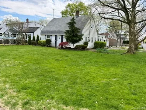 256 Curtis Ave, North Hempstead, NY 11514