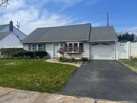 3519 Princeton Dr N, Wantagh, NY 11793