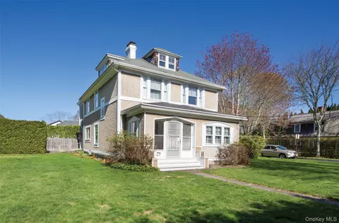 80 Lewis St, Southampton, NY 11968