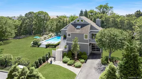 4 Meadow Ln, Westhampton Beach, NY 11978