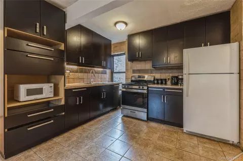 144-14 77 Rd #3A, Flushing, NY 11367 photo 5