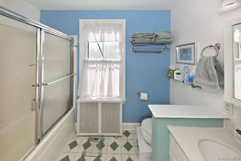 Bath - 278 Cherry Ln, Ramapo, NY 10901 photo 2 of 2