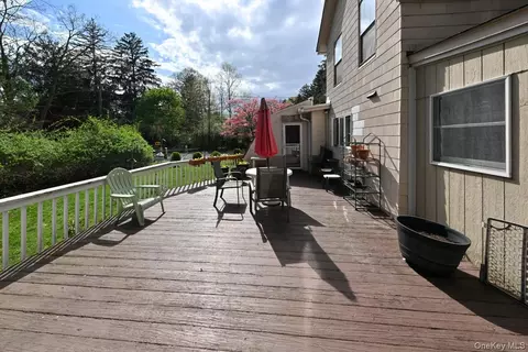 Exterior - 278 Cherry Ln, Ramapo, NY 10901 photo 3 of 7
