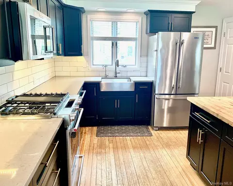 Kitchen - 435 Middle Rd, Riverhead, NY 11901 photo 1 of 4