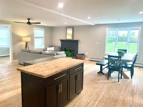 Kitchen - 435 Middle Rd, Riverhead, NY 11901 photo 4 of 4