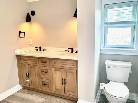 Bath - 435 Middle Rd, Riverhead, NY 11901 photo 2 of 3