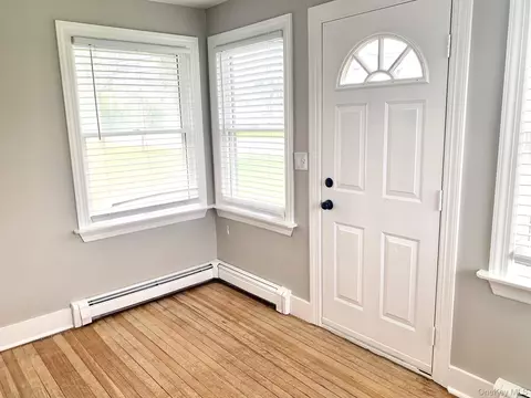 Entry Way - 435 Middle Rd, Riverhead, NY 11901 photo 2 of 2
