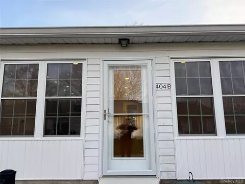 404 Woodbridge Rd #B, Ridge, NY 11961