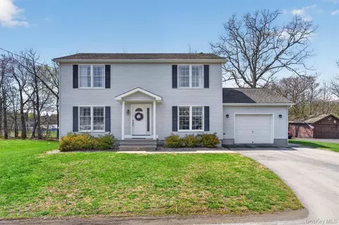 19 Livingston St, Wallkill, NY 10940