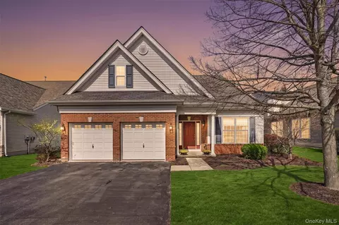 19 Sunflower St, Wallkill, NY 10940