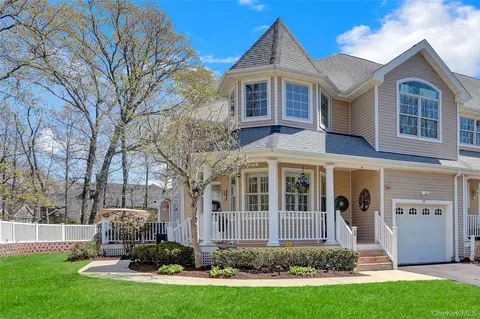 58 Blair Rd #58, Setauket, NY 11733