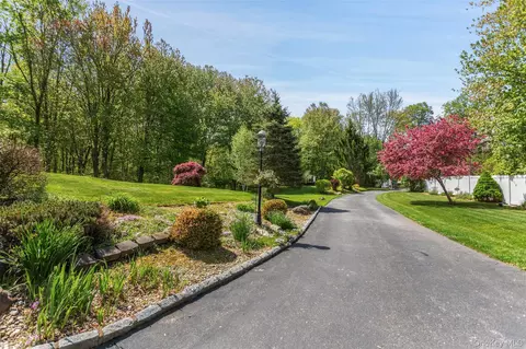 Exterior - 754 Milltown Rd, Southeast, NY 10509 photo 12 of 12
