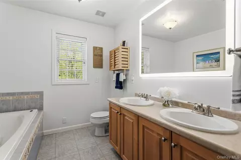 Bath - 754 Milltown Rd, Southeast, NY 10509 photo 2 of 3
