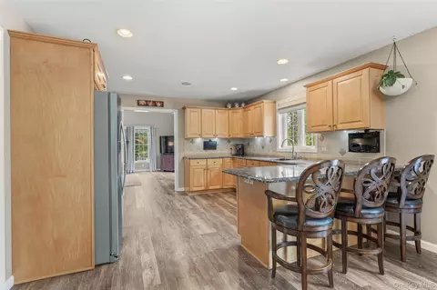 Kitchen - 754 Milltown Rd, Southeast, NY 10509 photo 4 of 4
