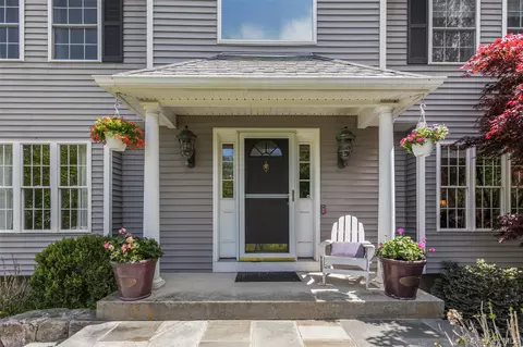 Exterior - 754 Milltown Rd, Southeast, NY 10509 photo 5 of 12