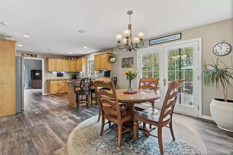 Dining - 754 Milltown Rd, Southeast, NY 10509 photo 2 of 2