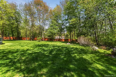 Exterior - 754 Milltown Rd, Southeast, NY 10509 photo 10 of 12