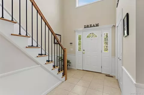 Entry Way - 754 Milltown Rd, Southeast, NY 10509 photo 2 of 4